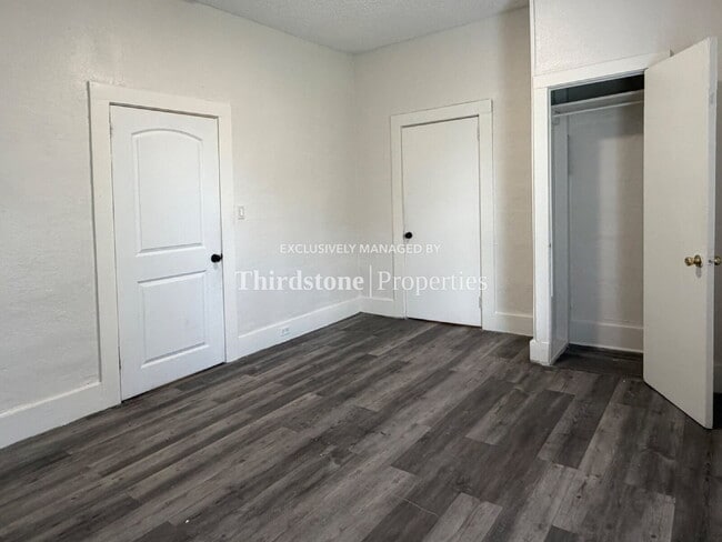Building Photo - 2125 Lambert St