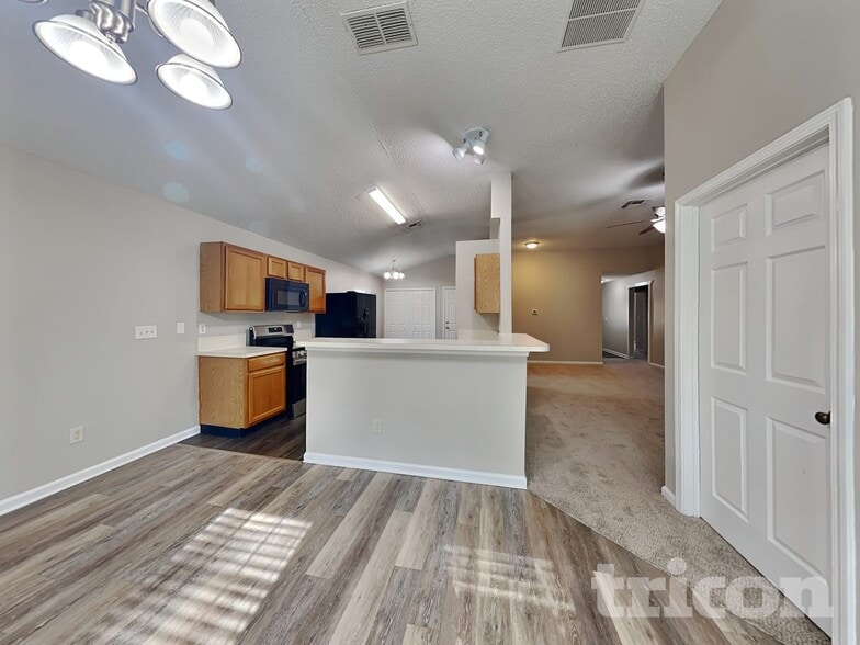 Building Photo - 9 Riddle Pl