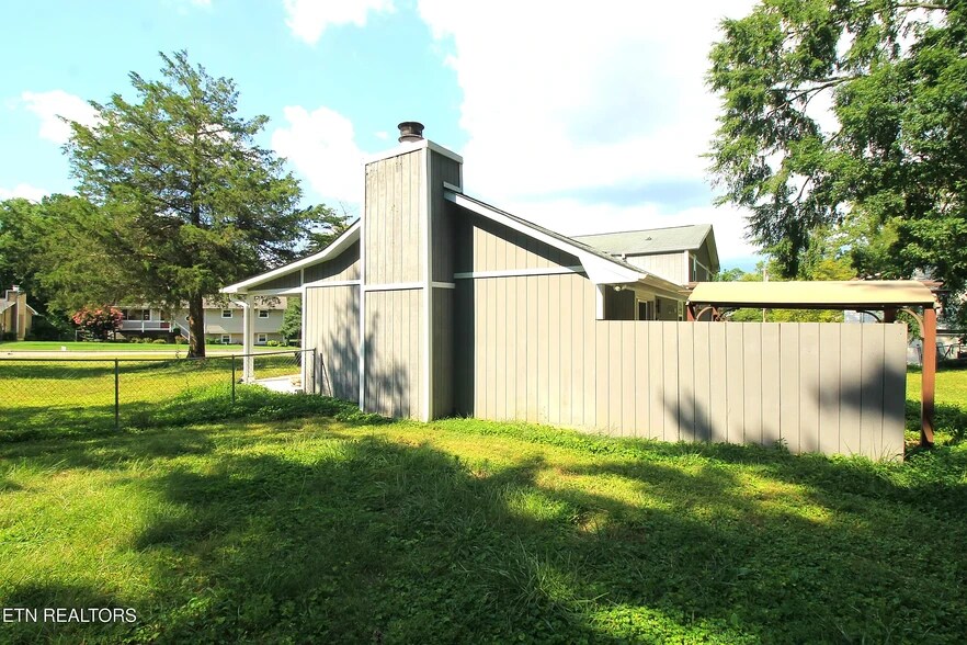 Building Photo - 325 Wardley Rd