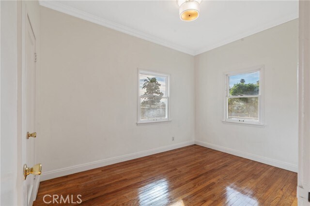 Building Photo - 1325 E Altadena Dr