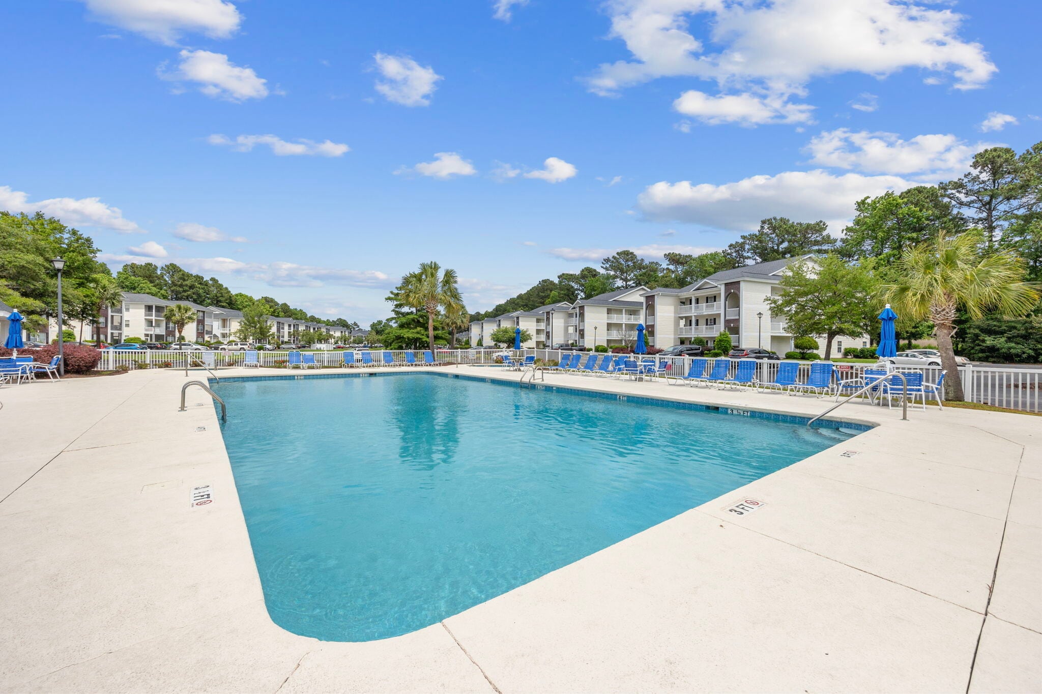 Building Photo - 1234 River Oaks Dr
