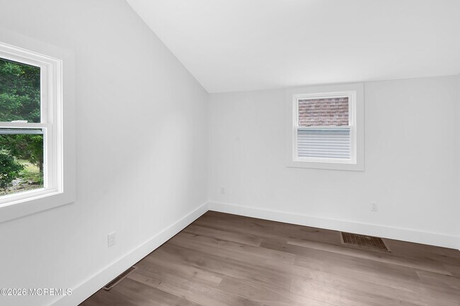 Building Photo - 105 Owens Ave