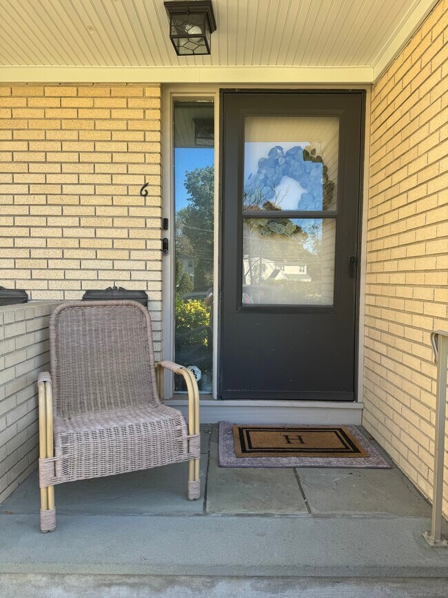 Primary Photo - 10 Mead St