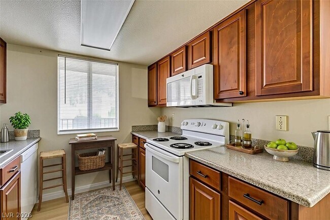 Building Photo - 4450 Sandy River Dr