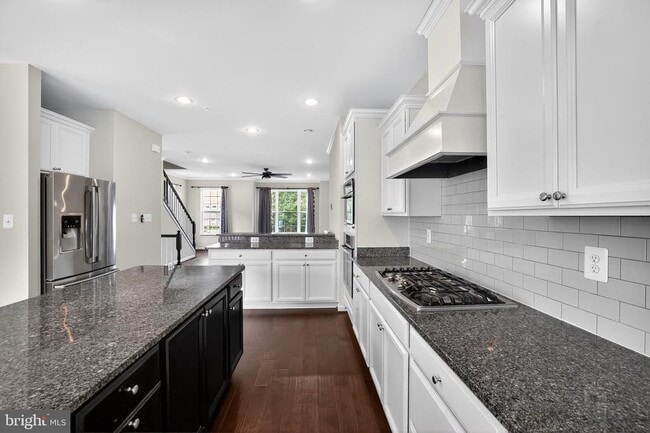 Building Photo - 7049 Banbury Dr