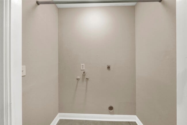 Building Photo - 14215 Barrone Dr