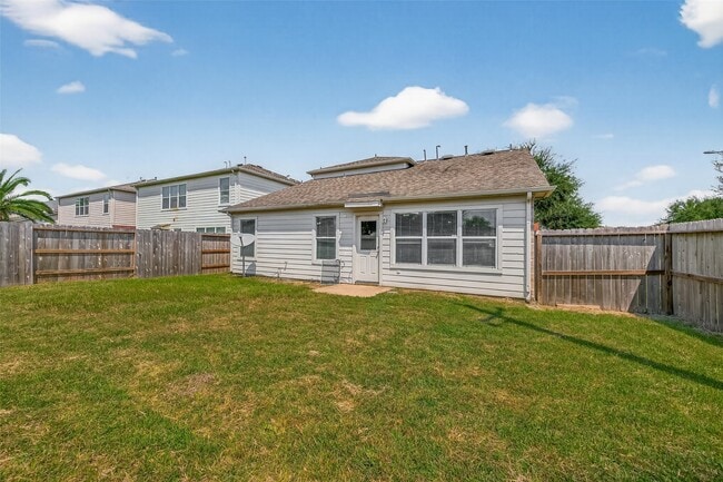 Building Photo - 15003 Sugar Sands Dr