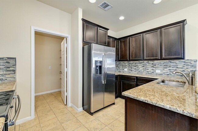 Building Photo - 18421 Tallgrass Prairie Dr