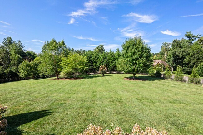 Building Photo - High-End Home on One Level - Beautiful Fletcher Neighborhood