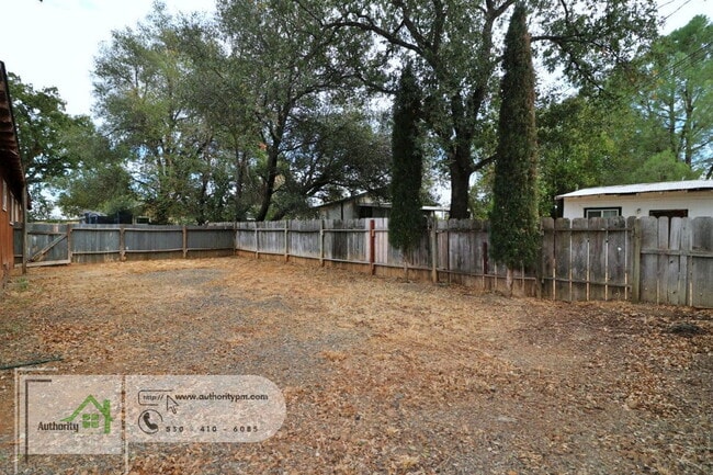 Building Photo - 20877 Cottonwood Dr