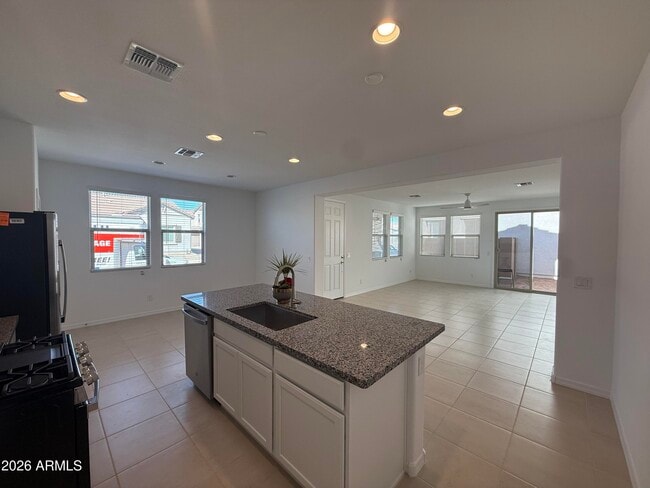 Building Photo - 14668 W Soft Wind Dr