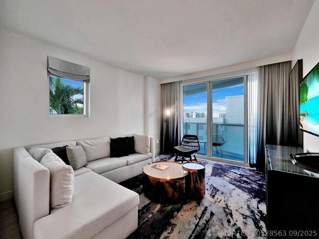 Building Photo - 3101 Bayshore Dr