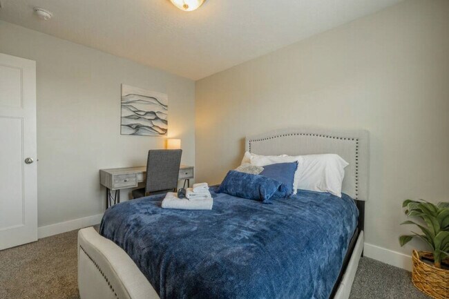 Building Photo - 5032 Bear Trap Dr