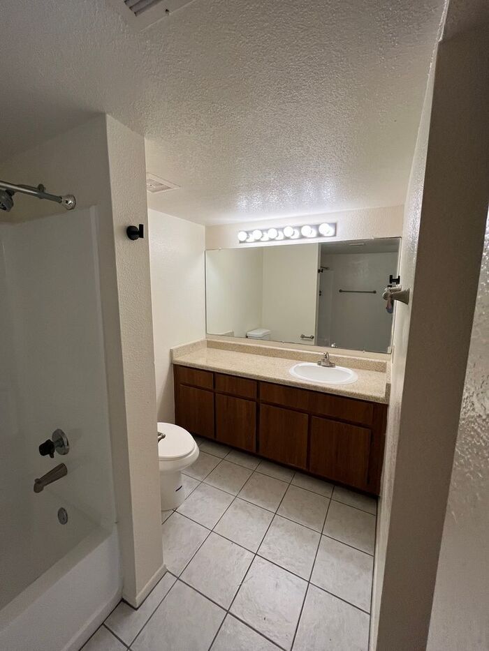 Building Photo - 1201 S McClintock Dr