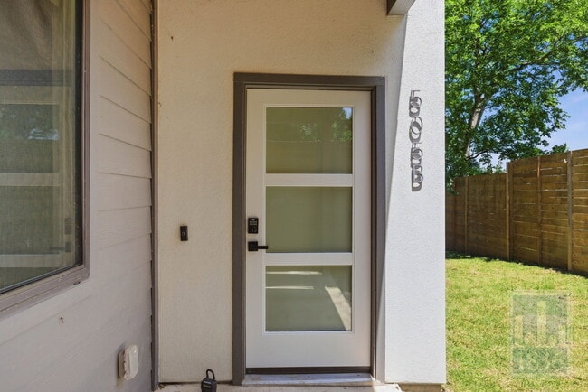 Building Photo - 505 Thelma Dr