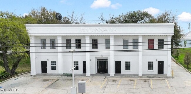 Primary Photo - 212 E 2nd St