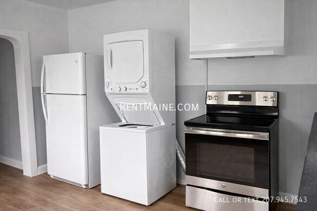 Building Photo - 11 Somerset St