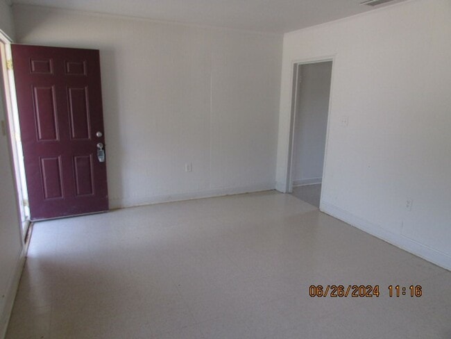 Building Photo - 17 Dixie Dr