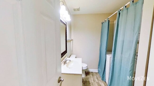 Building Photo - 7223 Sandy Creek Dr