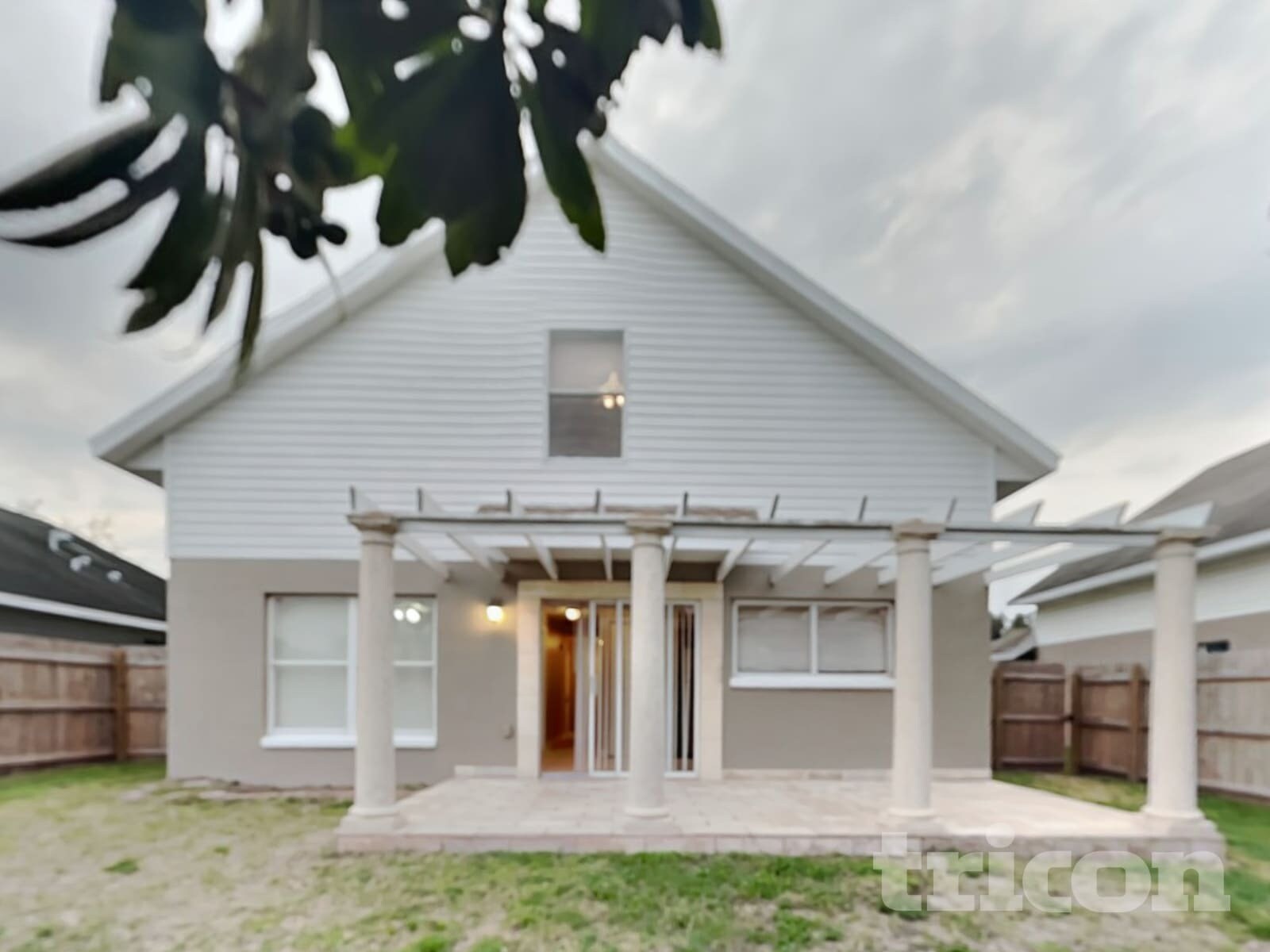 Building Photo - 10221 Summerview Cir