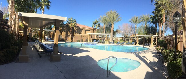 Building Photo - 950 Seven Hills Dr