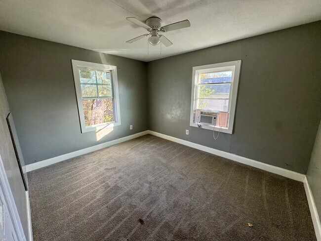 Building Photo - 314 Browns Ferry St