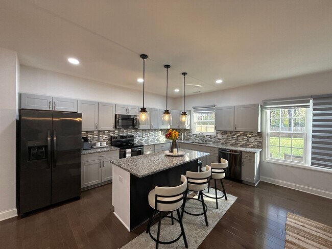 Building Photo - T.R. Lawing Realty Property