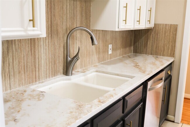 Building Photo - 9506 Carousel Ln