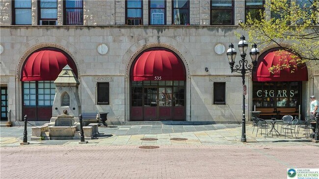 Building Photo - 535 Main St