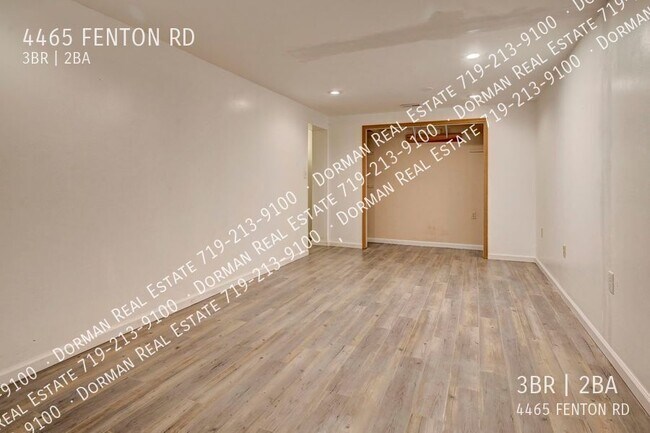 Building Photo - 4465 Fenton Rd