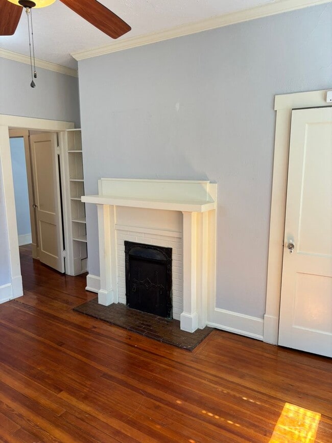 Building Photo - Lakebottom Area! Hardwood Floors Throughout!