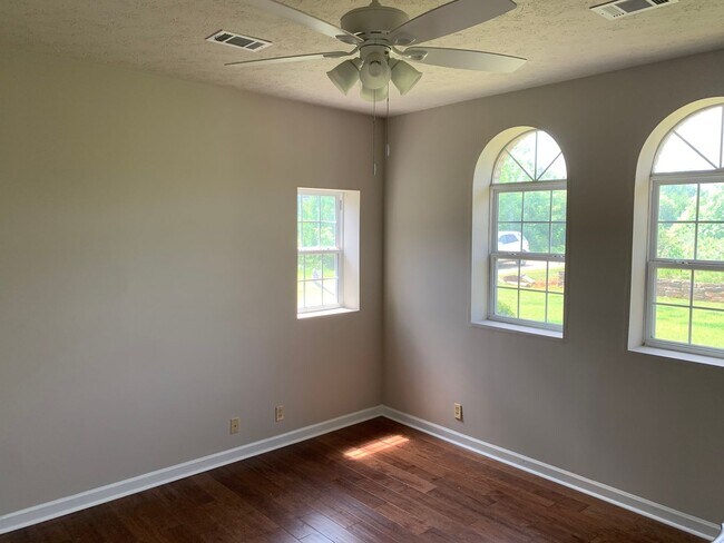 Building Photo - Unique Home and Land in Camp Hill