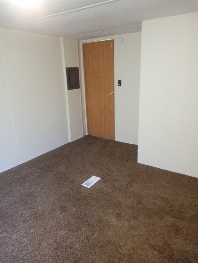 Building Photo - 134 Hussey Mhp Ln