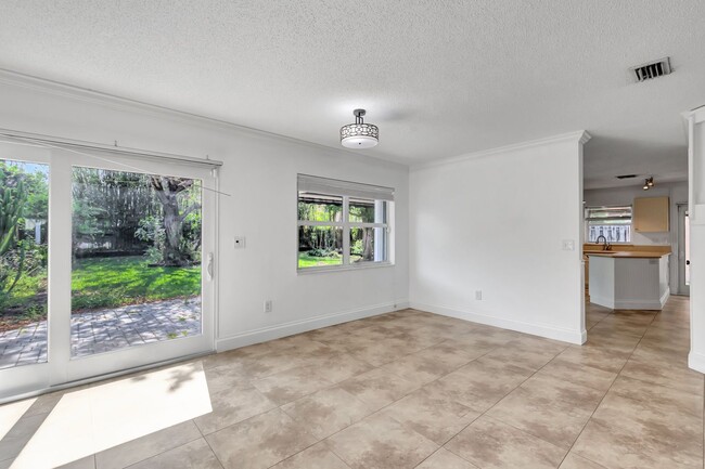 Building Photo - Boca Raton Modern Comfort Meets Florida Ch...