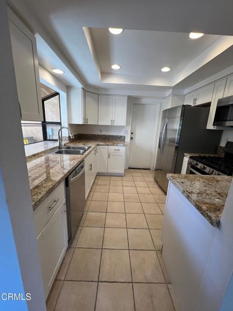 Building Photo - 835 Sandberg Ln