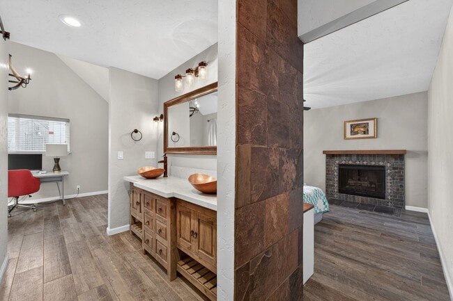 Building Photo - 420 Colusa Pl
