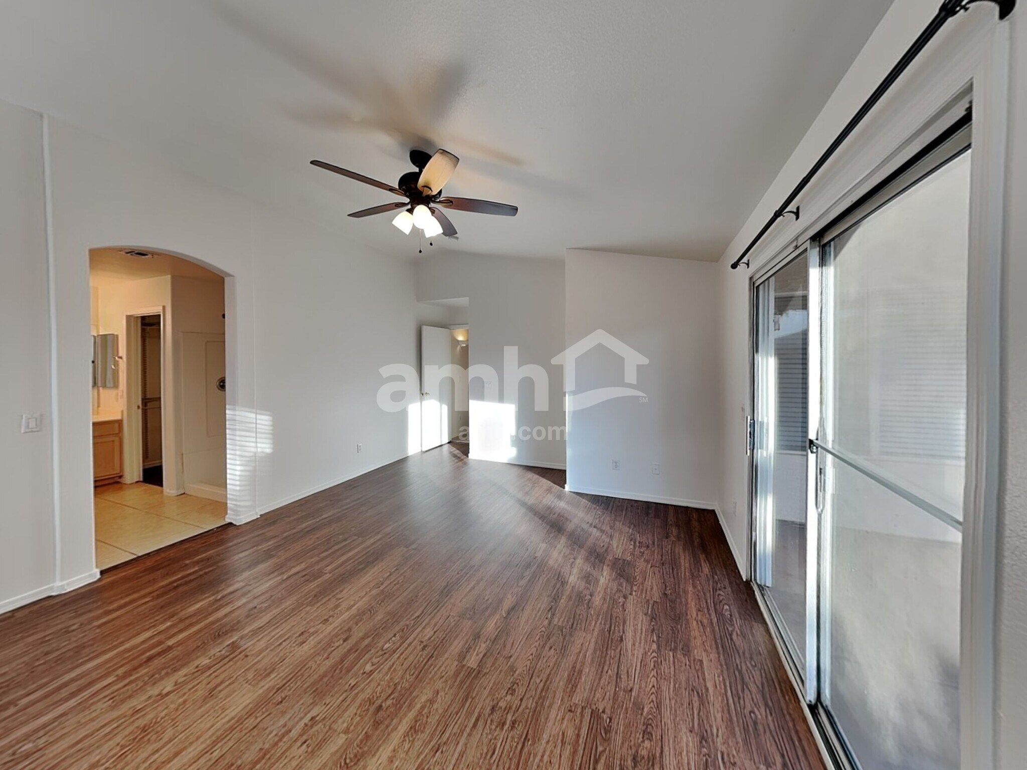 Building Photo - 9045 W Holly St