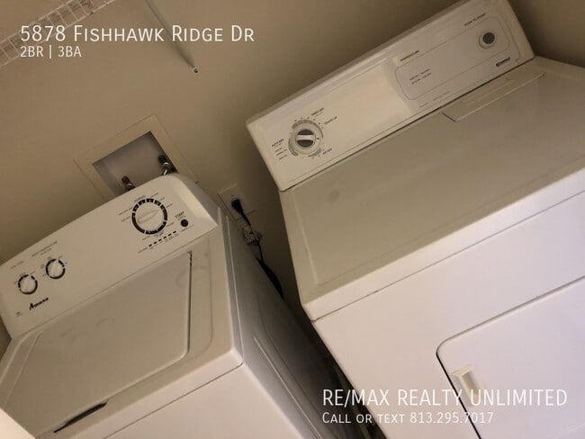 Building Photo - 5878 Fishhawk Ridge Dr