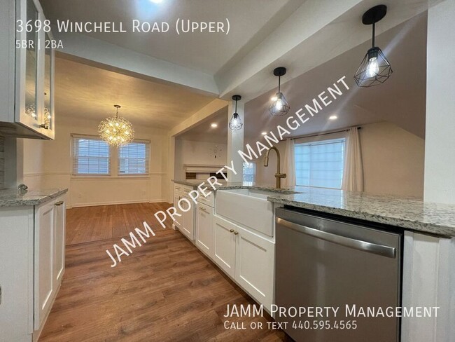 Building Photo - Charming and Spacious Apartment in Shaker ...