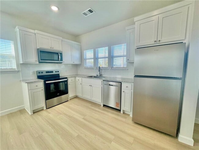 Building Photo - 506 Park St