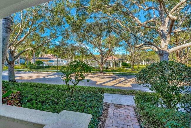 Building Photo - 2873 E Community Dr