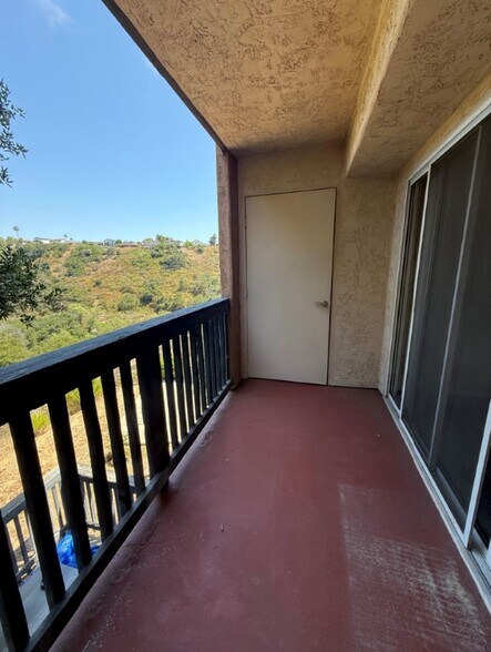 Building Photo - 7120 Shoreline Dr