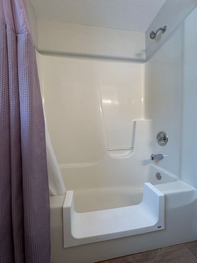 Building Photo - New to the rental market, charming 2 bedroom single family home in Wilmington, MA