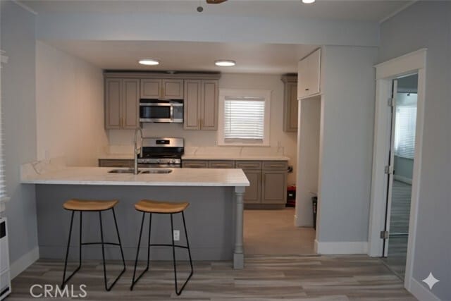 Building Photo - 552 W 22nd St