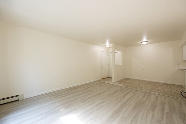 Building Photo - 22330 W Warren Ave