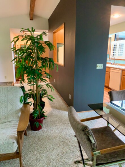 Building Photo - 107 Fairway Dr