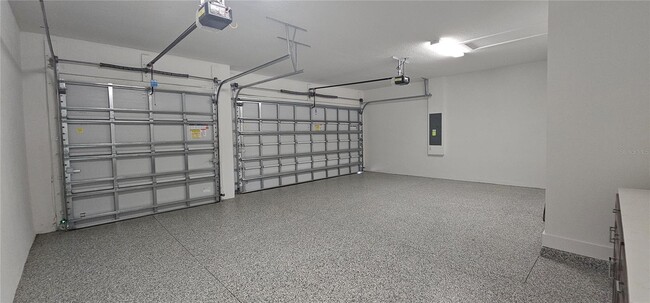 Building Photo - 2625 Waterfront Cir