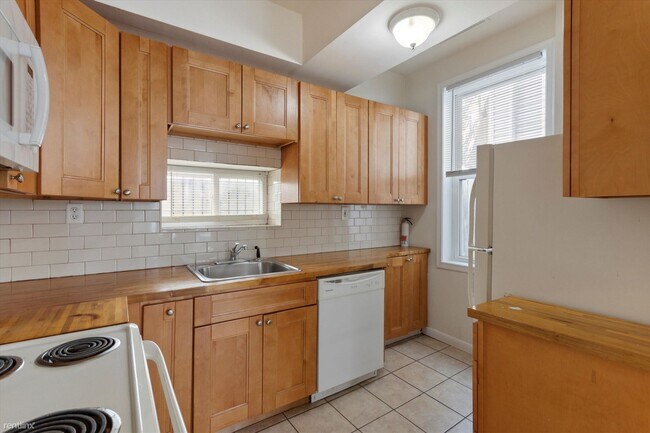 Building Photo - 4 br, 2 bath House - 902 N CARLISLE ST