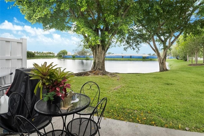 Building Photo - 221 Riviera Cir