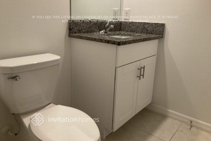 Building Photo - 8286 Crescent Oaks Dr